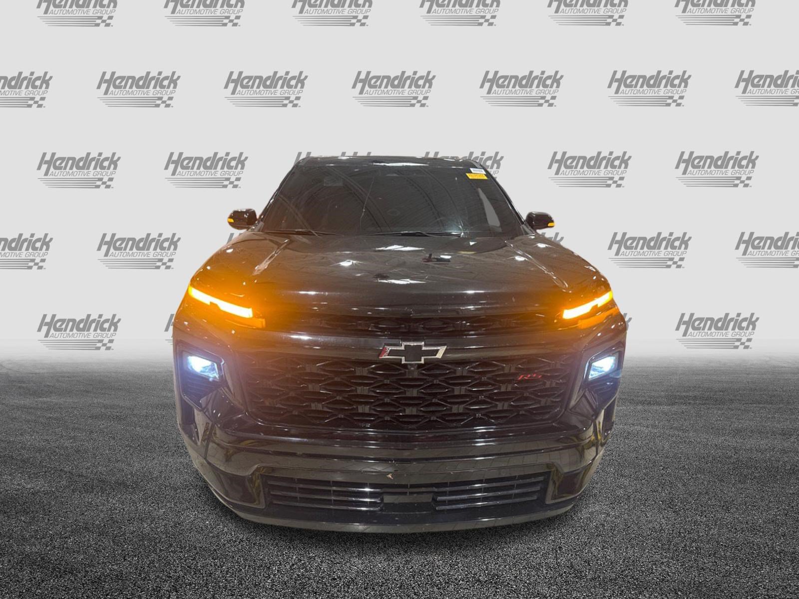 Used 2025 Chevrolet Traverse RS FWD image 38