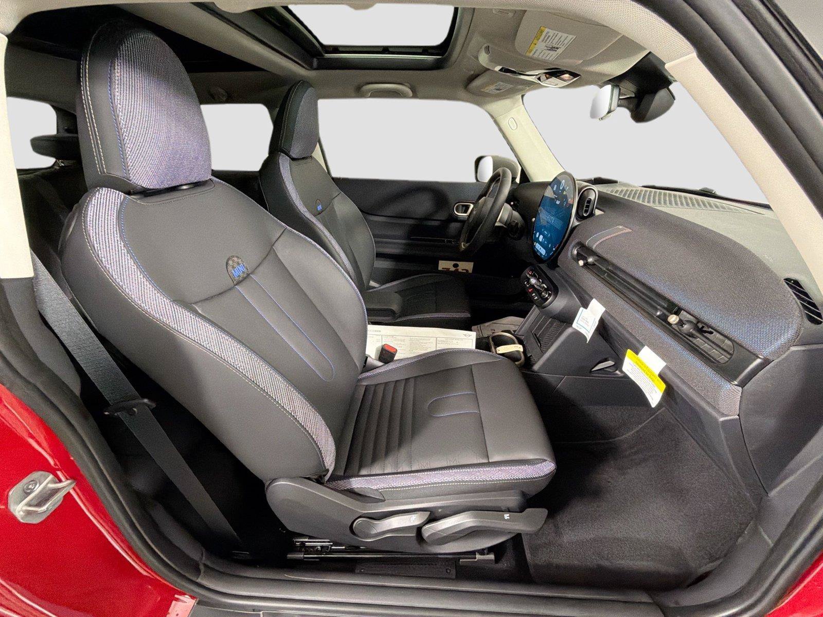 New 2026 MINI Cooper 2-Door Hardtop FWD image 27