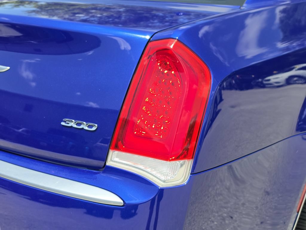 Certified 2019 Chrysler 300 Touring w/ Chrome Appearance Package RWD image 8