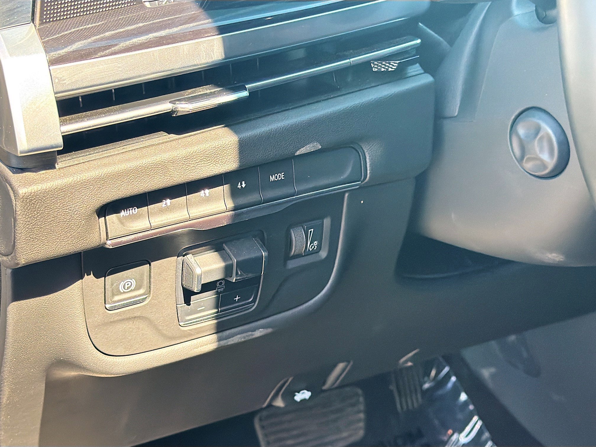 Certified 2025 Cadillac Escalade Sport AWD/4WD image 10