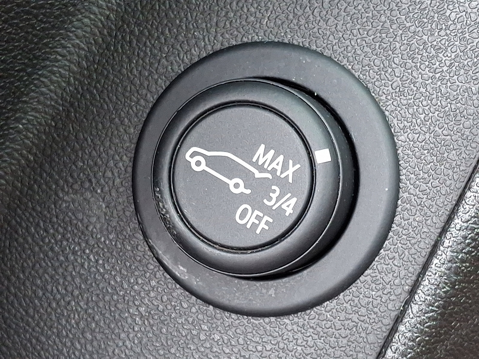 Used 2024 Chevrolet Equinox RS w/ RS Leather Package image 23