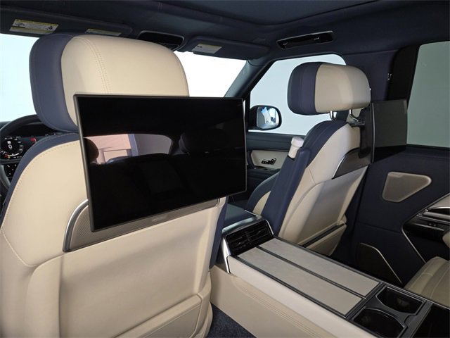 Certified 2024 Land Rover Range Rover SV image 13