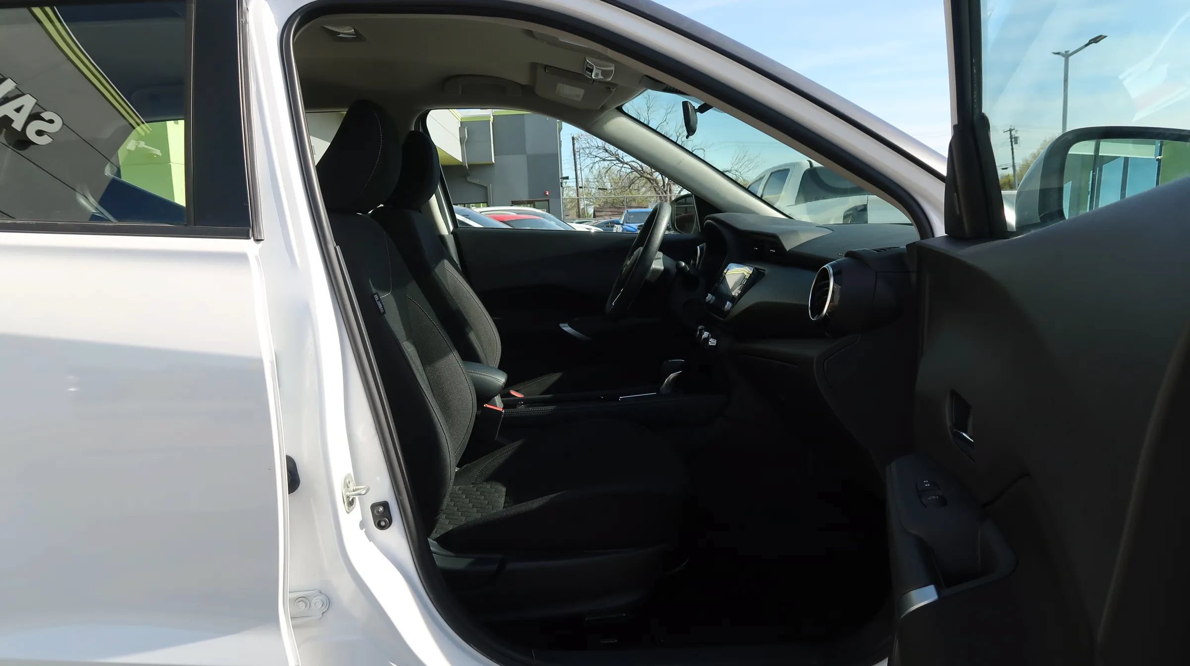 Used 2023 Nissan Kicks SV FWD image 25