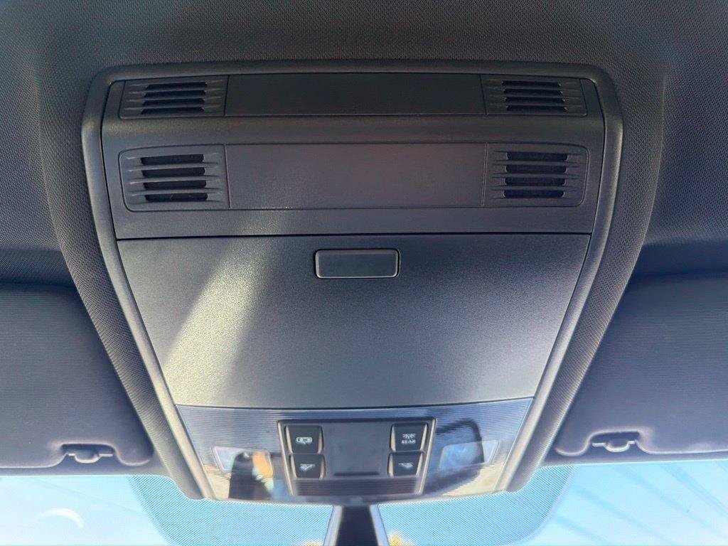 Used 2019 Volkswagen GTI SE FWD image 18