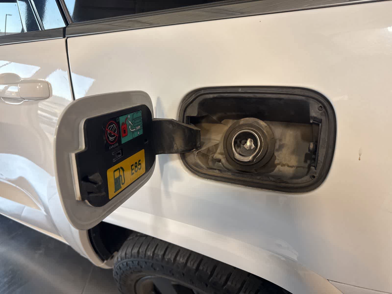 Used 2015 Jeep Grand Cherokee Altitude RWD image 12