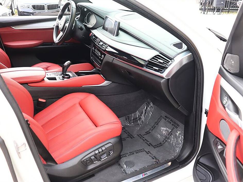 Used 2019 BMW X6 xDrive50i w/ M Sport Package AWD/4WD image 12