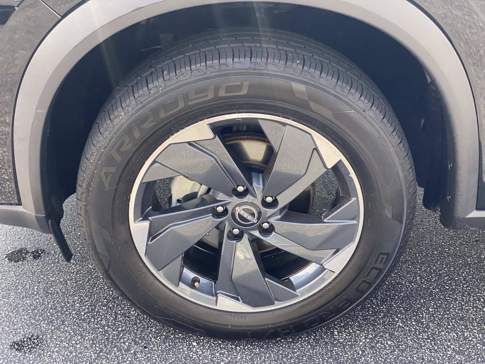 Used 2025 Nissan Rogue SV FWD image 13