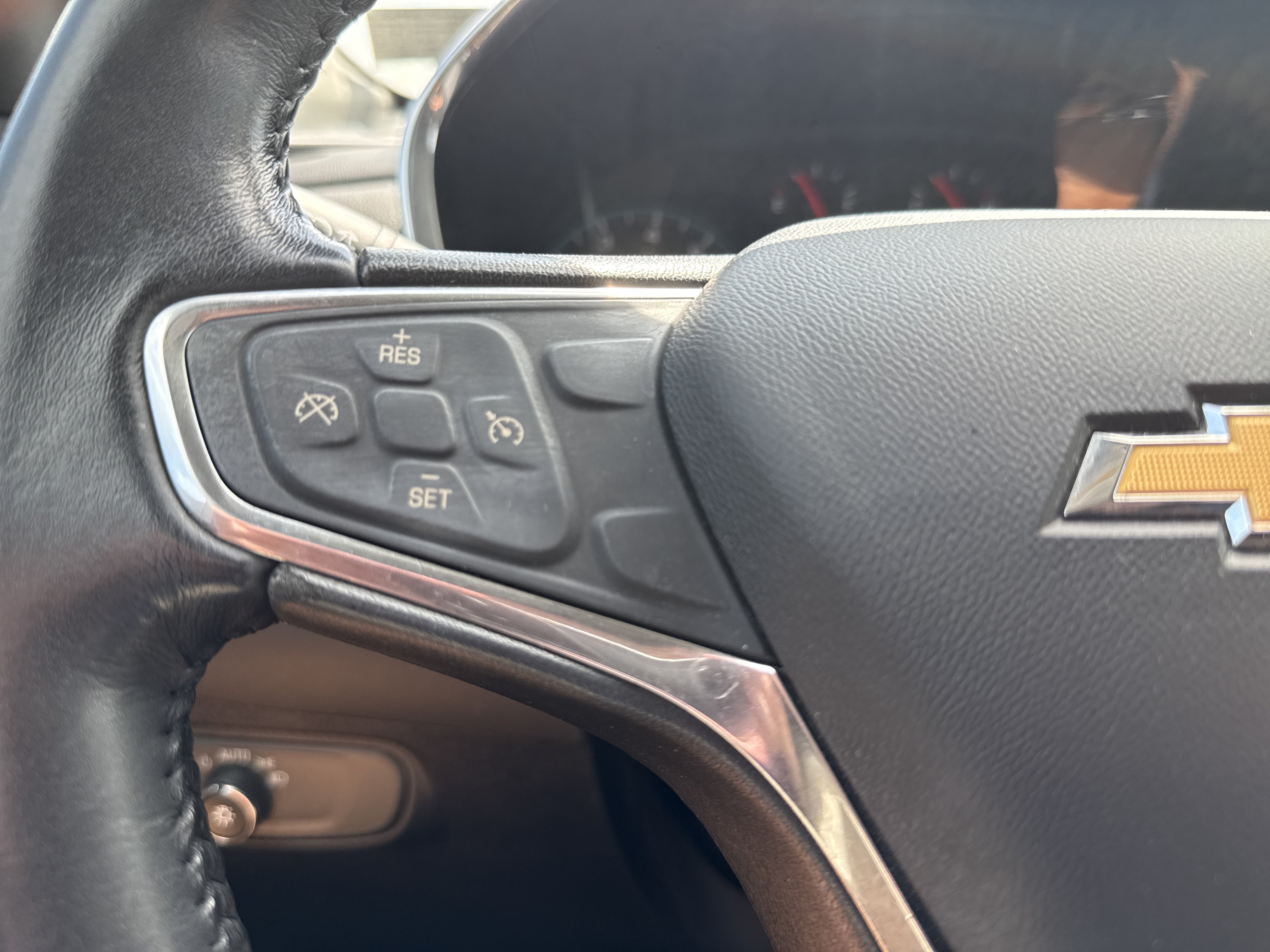 Used 2018 Chevrolet Equinox LT AWD/4WD image 21