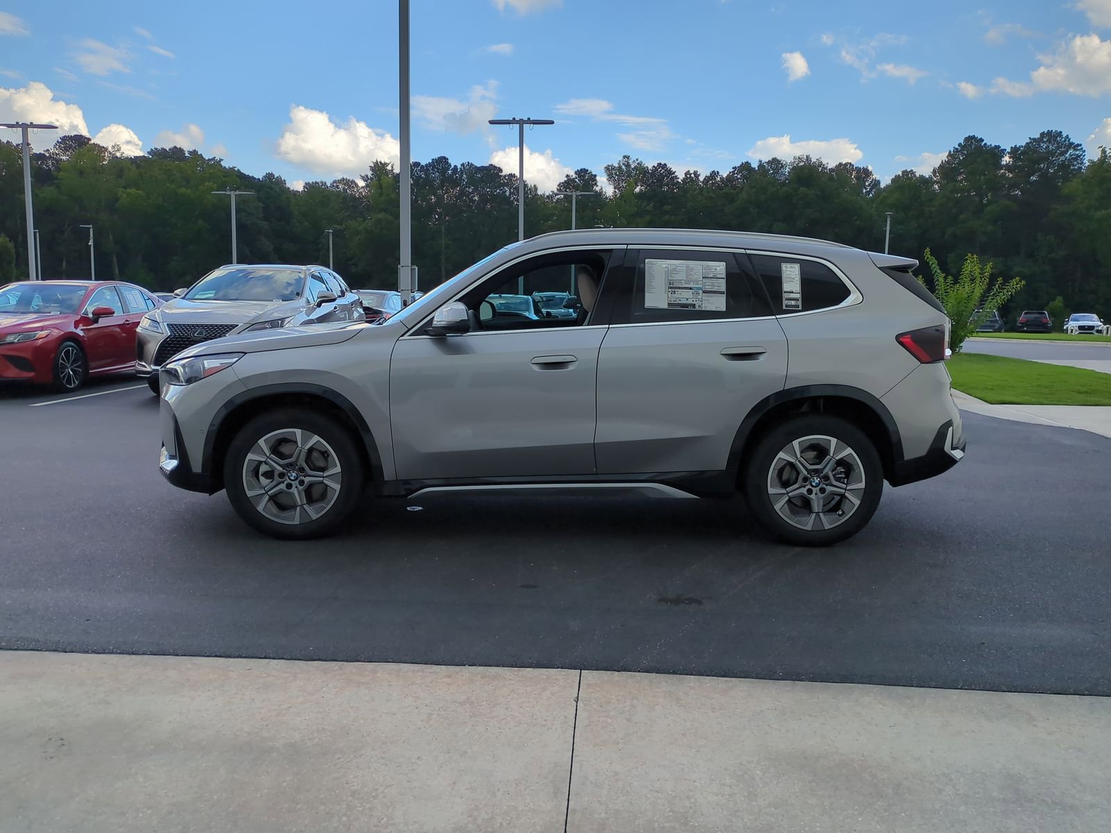 Certified 2025 BMW X1 xDrive28i w/ Technology Package image 7