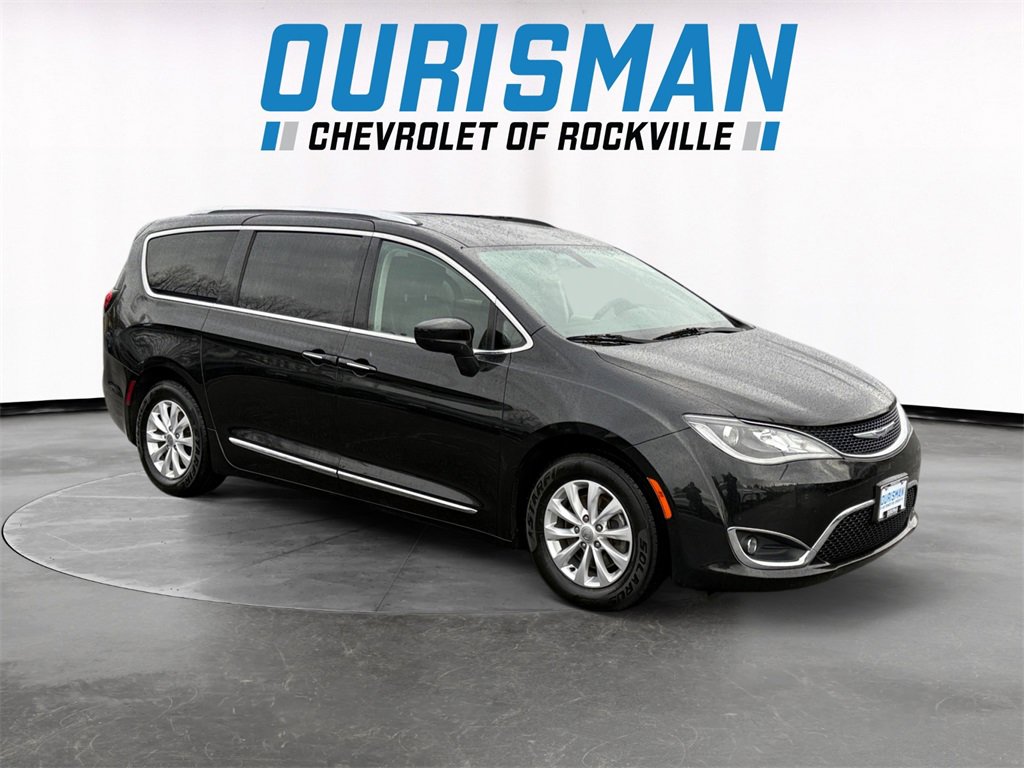 Used 2018 Chrysler Pacifica Touring-L image 1