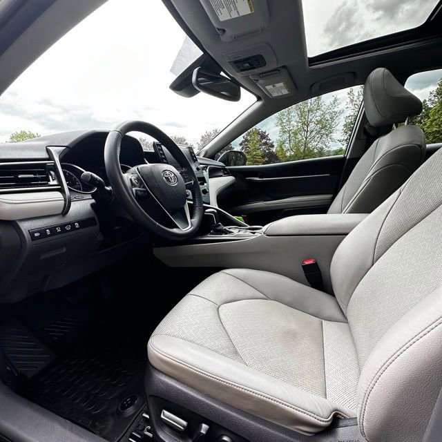Used 2022 Toyota Camry XLE w/ Navigation Package FWD image 13