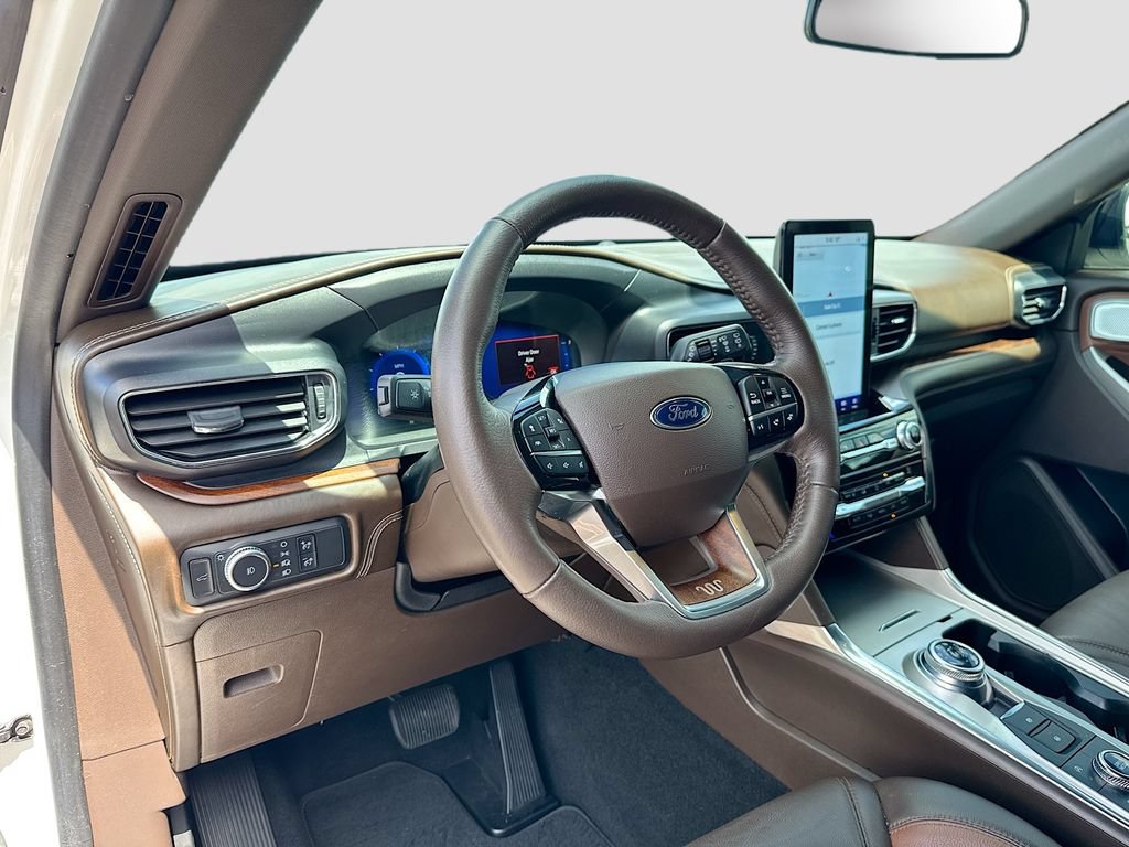Used 2021 Ford Explorer King Ranch w/ Premium Technology Package AWD/4WD image 9