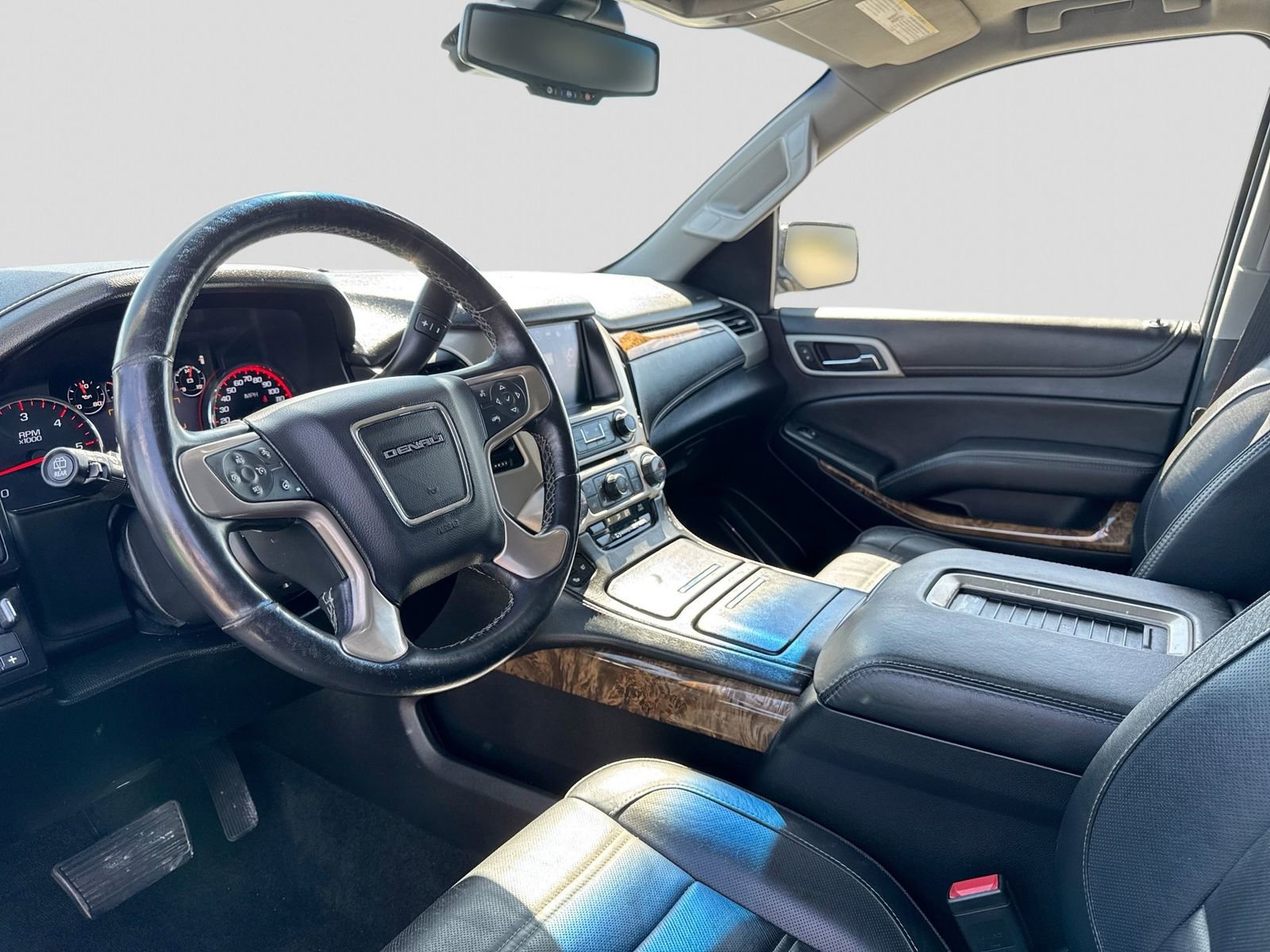 Used 2016 GMC Yukon Denali w/ Open Road Package AWD/4WD image 2