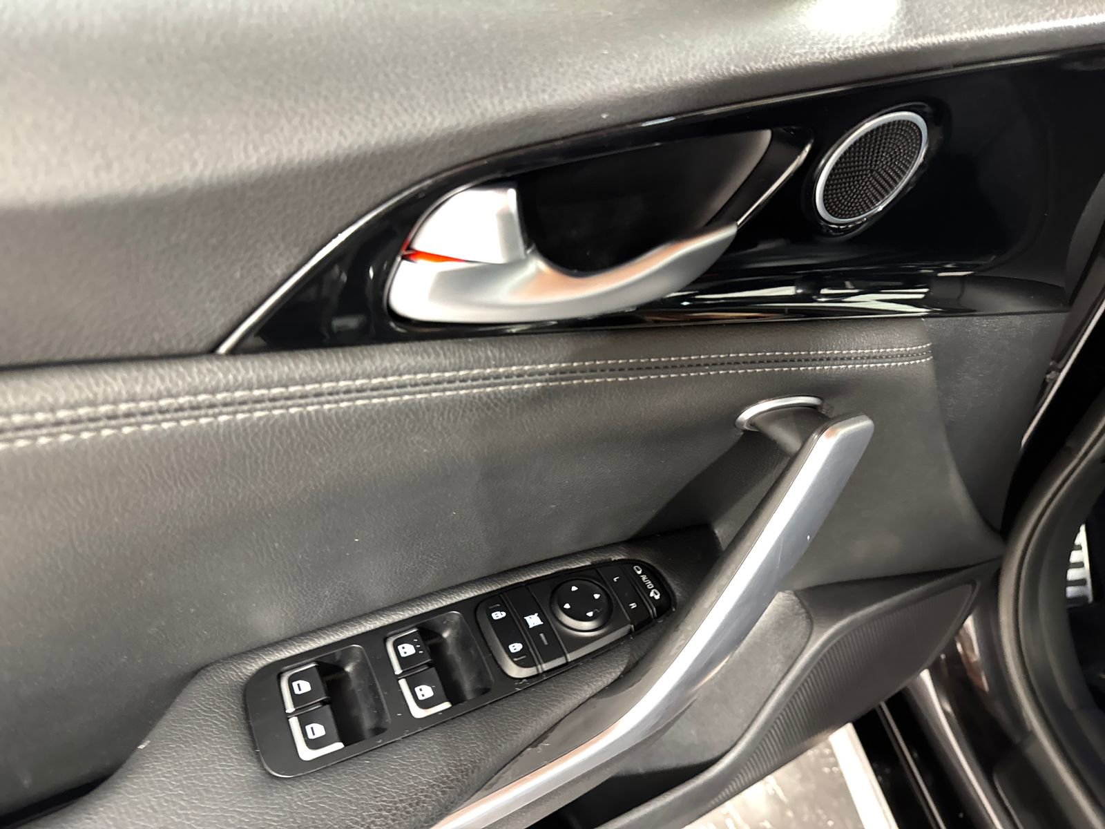 Used 2020 Kia Stinger GT-Line RWD image 16
