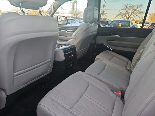 Used 2022 Jeep Wagoneer Series II w/ Premium Group I image 21