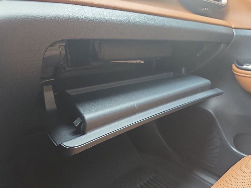 Used 2025 Toyota Crown Signia image 32