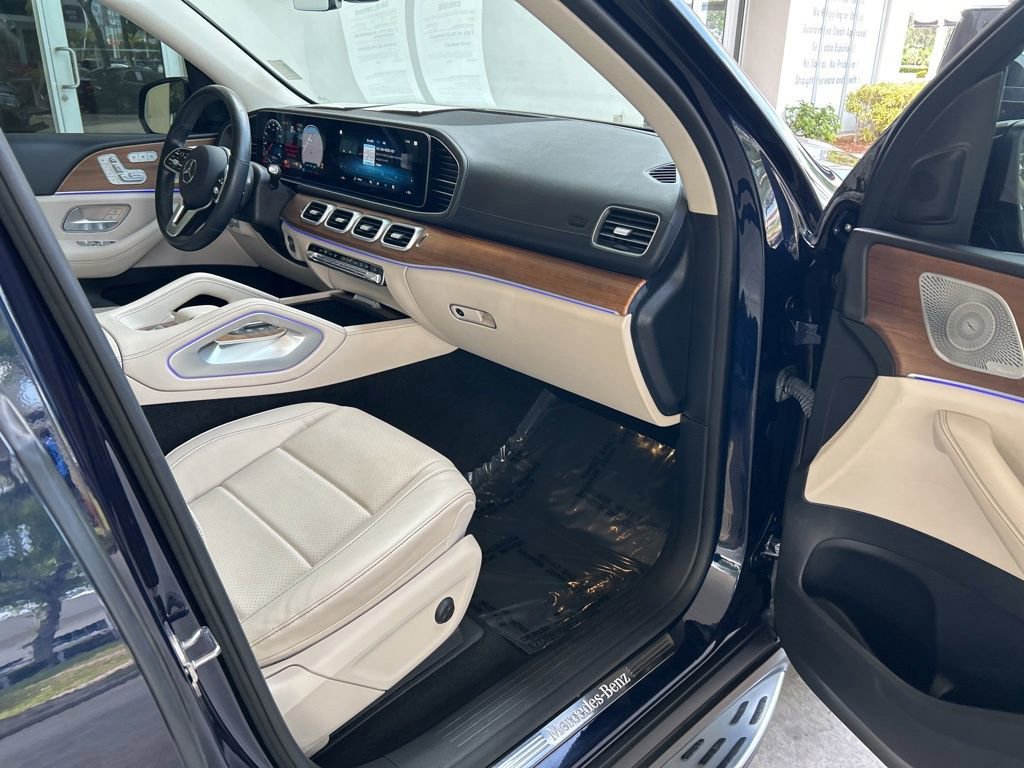 Used 2022 Mercedes-Benz GLS 450 4MATIC image 28
