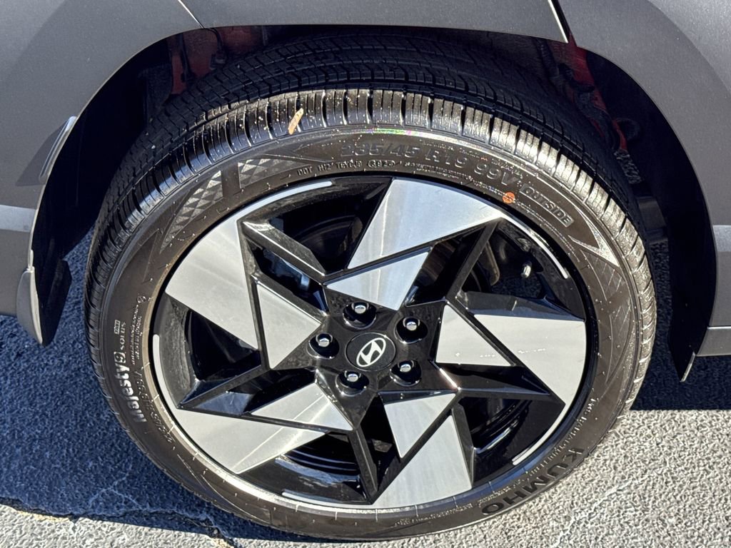 Used 2025 Hyundai Kona Limited image 17