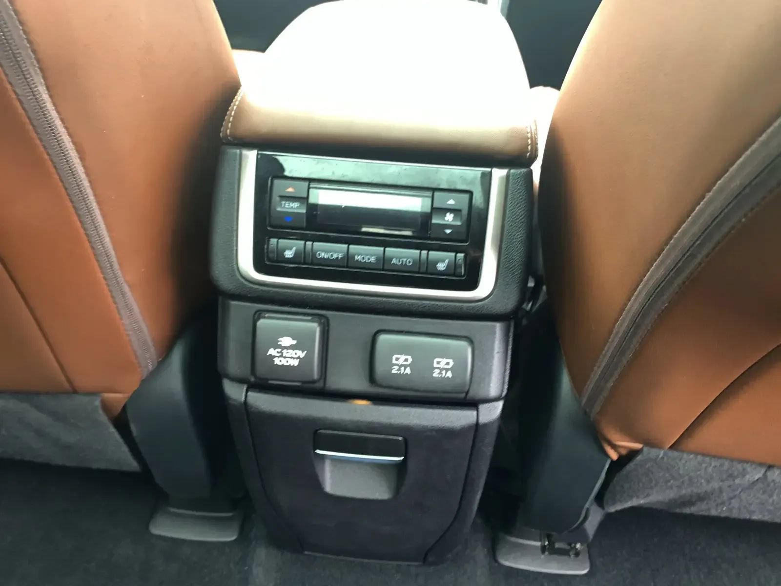 Used 2019 Subaru Ascent Touring w/ Popular Package #3 AWD/4WD image 39