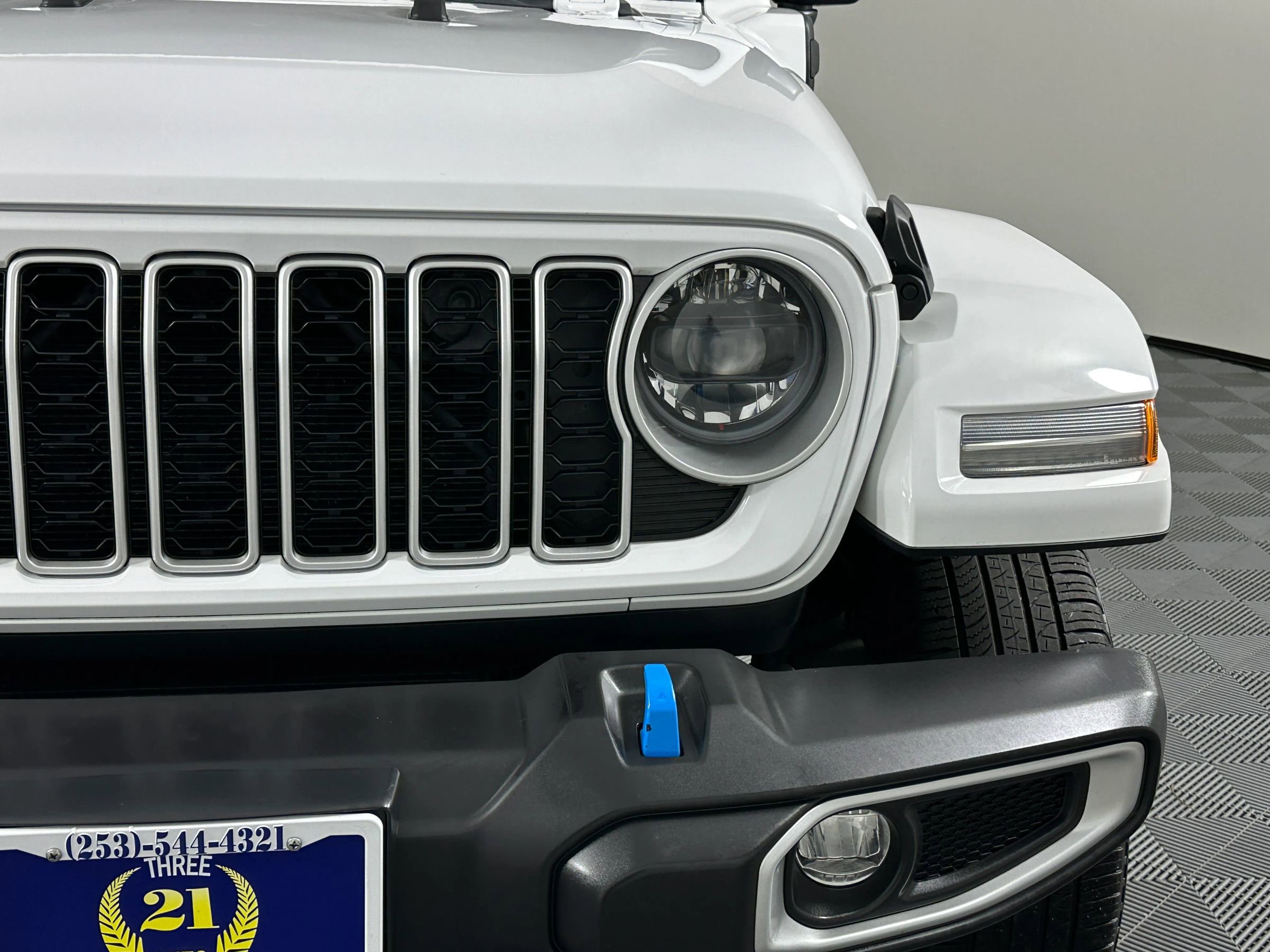 Used 2024 Jeep Wrangler Unlimited Sahara image 4