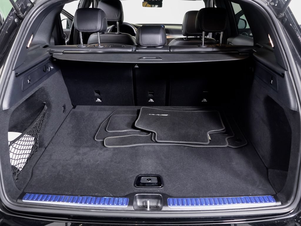 Used 2022 Mercedes-Benz GLC 300 4MATIC image 11