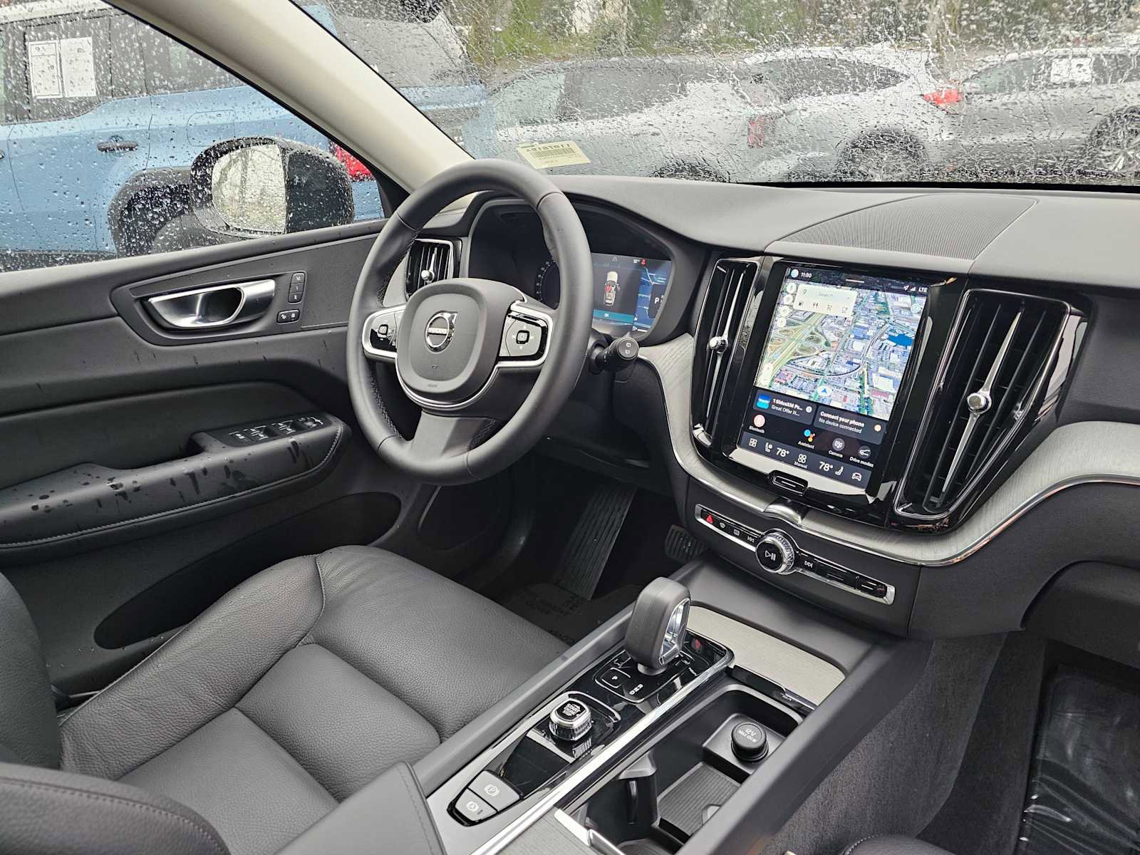Certified 2025 Volvo XC60 B5 Plus image 10