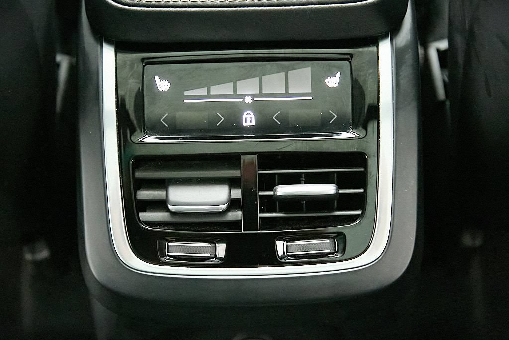 Used 2024 Volvo XC90 T8 Ultimate w/ Lounge Package AWD/4WD image 30