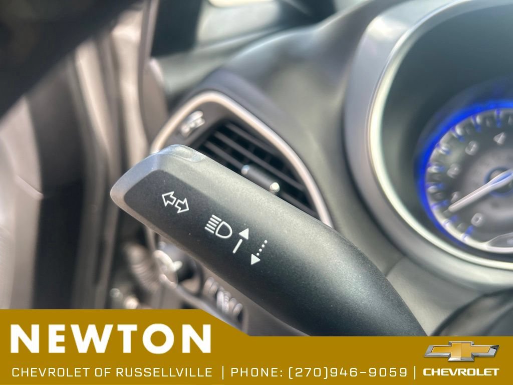 Used 2025 Chrysler Pacifica Limited FWD image 16
