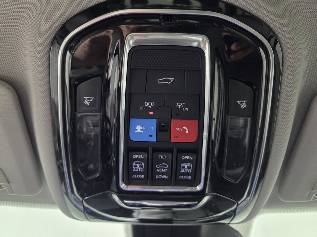 Used 2021 Jeep Grand Cherokee L Overland w/ Advanced Protech Group III AWD/4WD image 14