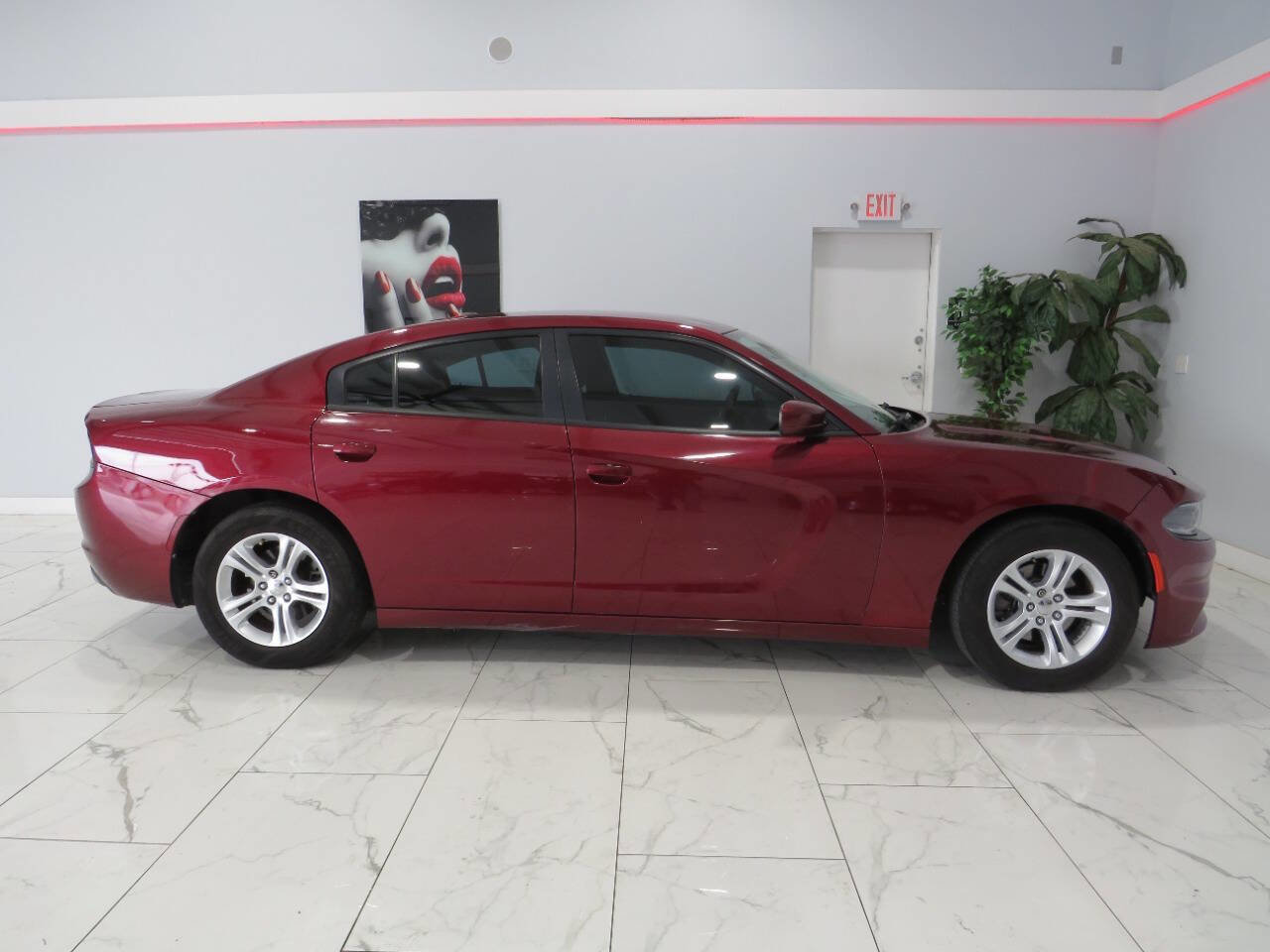 Used 2017 Dodge Charger SE w/ Popular Equipment Group image 3