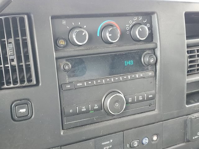 Used 2018 Chevrolet Express 2500 RWD image 13