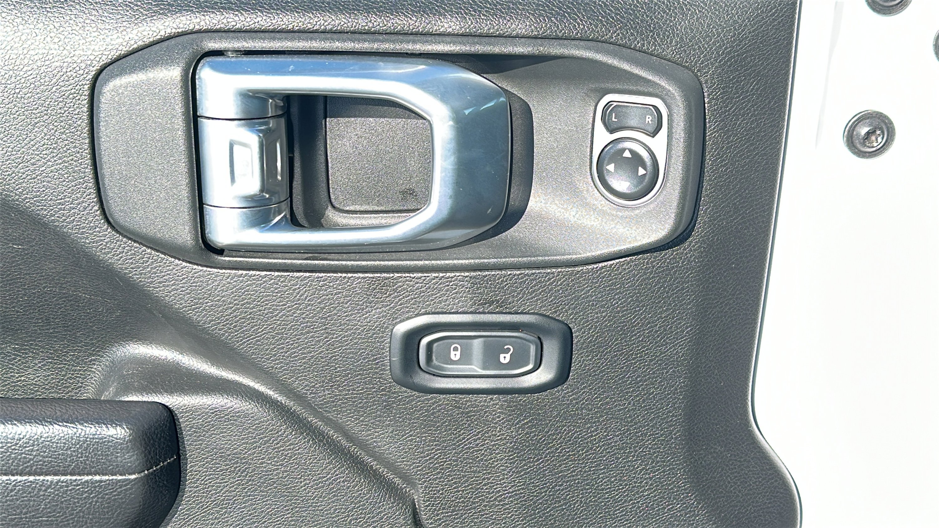 Used 2024 Jeep Wrangler Unlimited Sport image 38