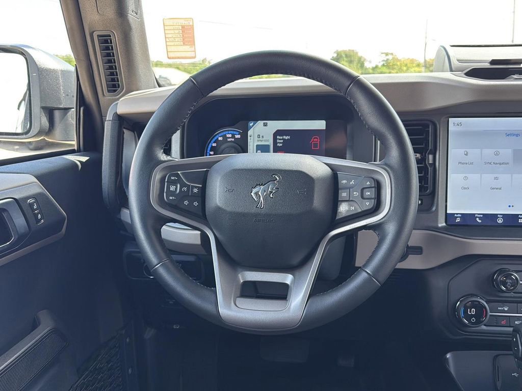 Used 2024 Ford Bronco Big Bend w/ Sasquatch Package image 16