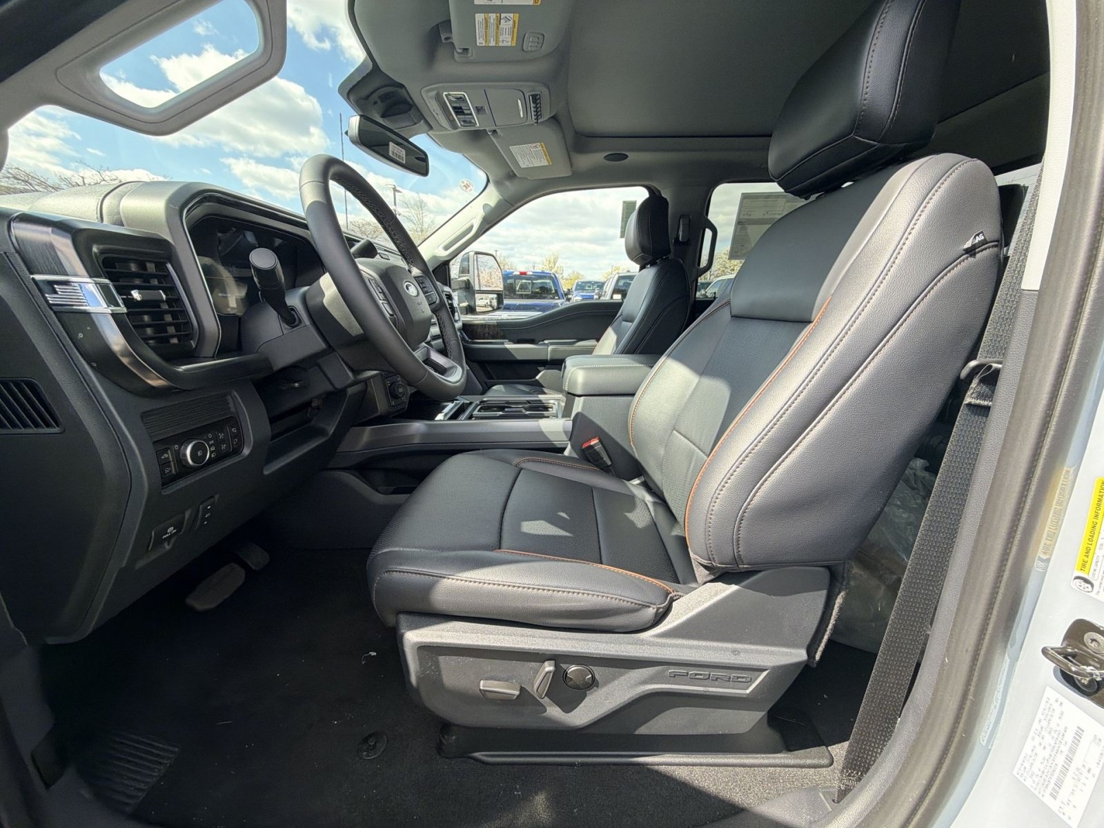 New 2026 Ford F250 Lariat w/ Black Appearance Package AWD/4WD image 18