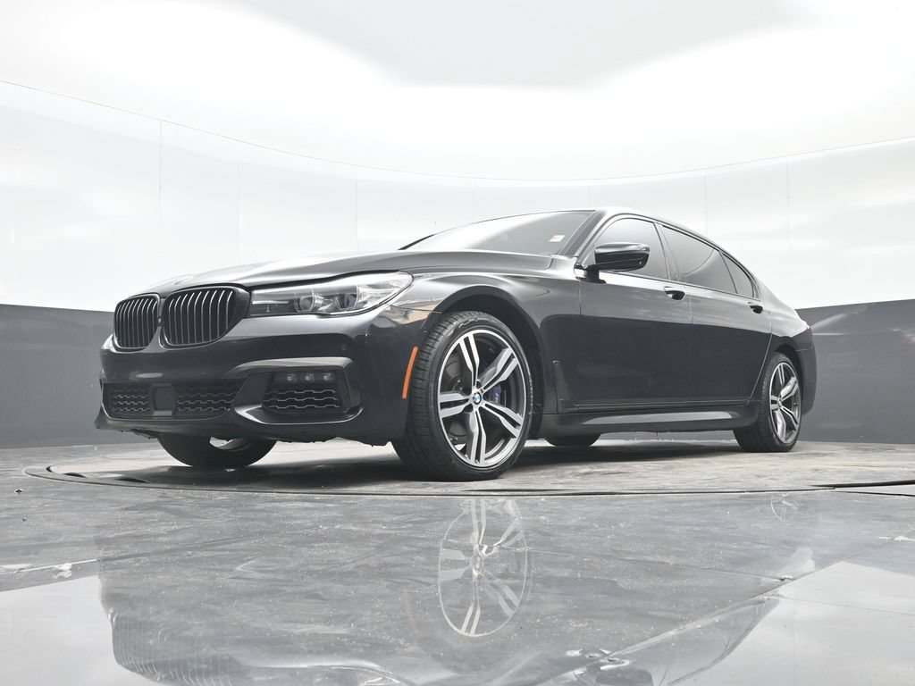 Used 2019 BMW 740i w/ M Sport Package RWD image 25
