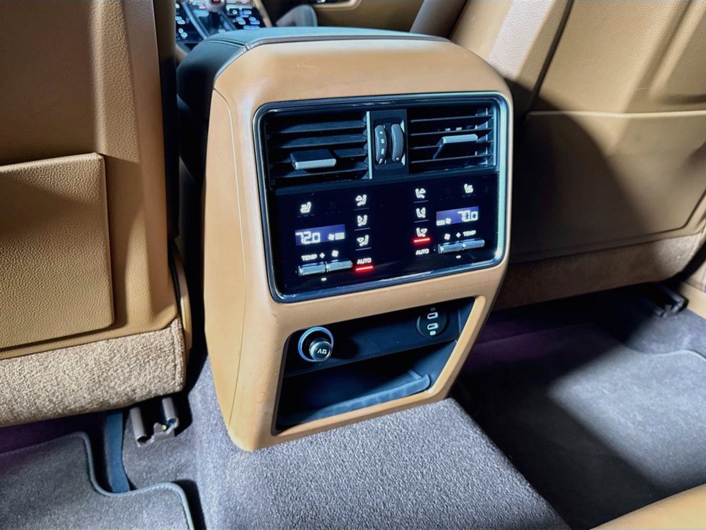 Certified 2023 Porsche Cayenne Platinum Edition AWD/4WD image 20