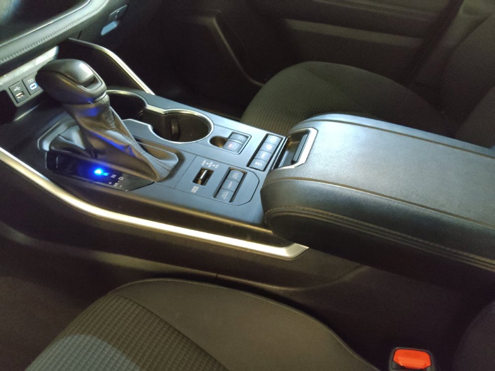 Used 2022 Toyota Highlander L image 26