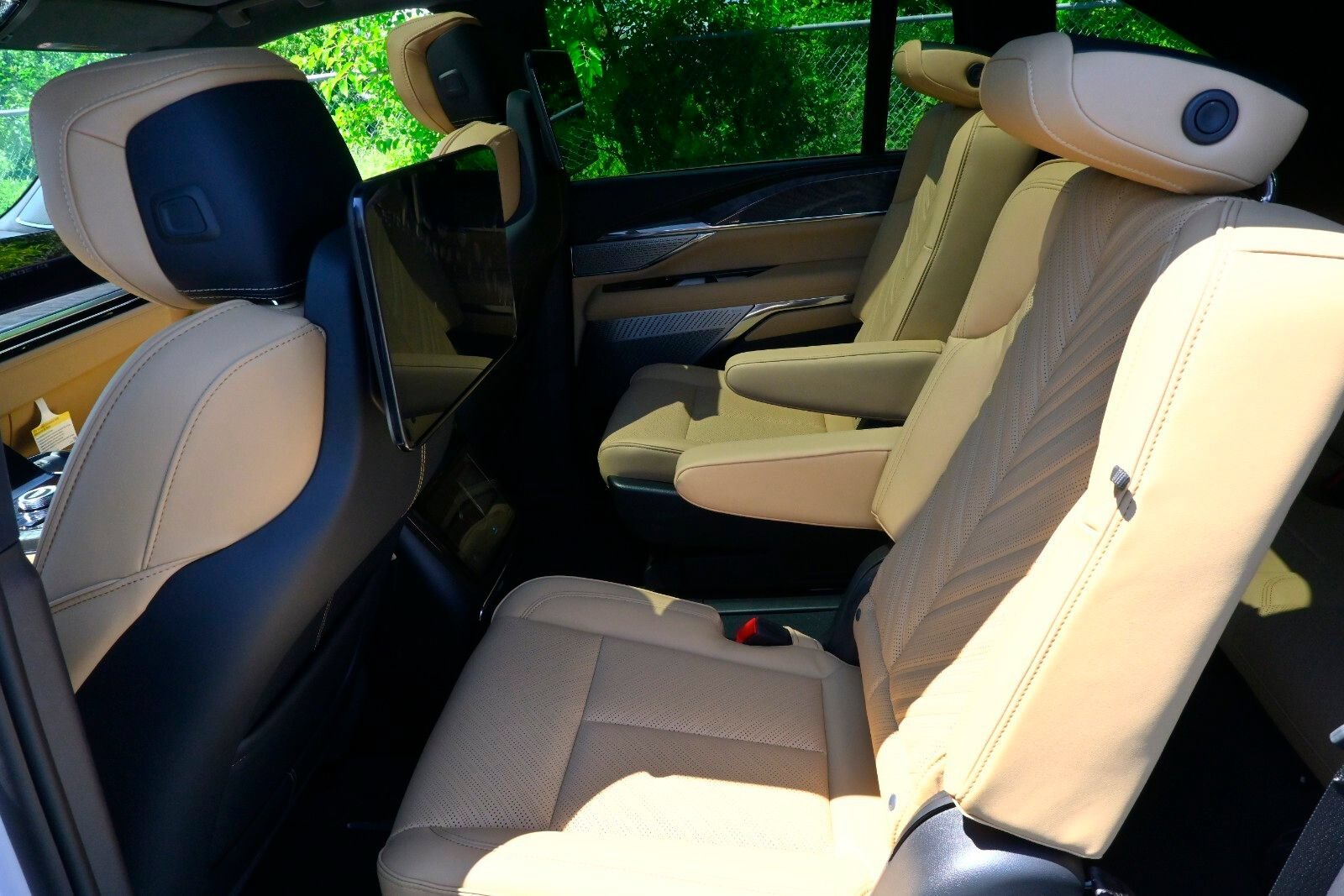 New 2025 Cadillac Escalade IQ Luxury 2 AWD/4WD image 29