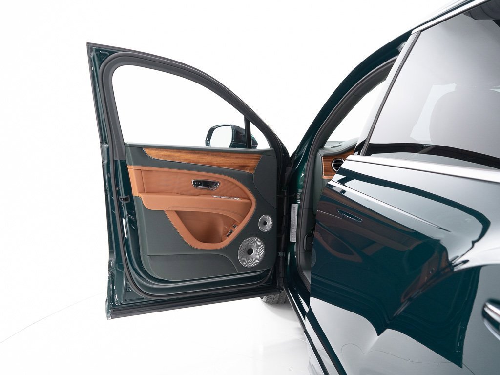 Used 2025 Bentley Bentayga Extended Wheelbase image 10