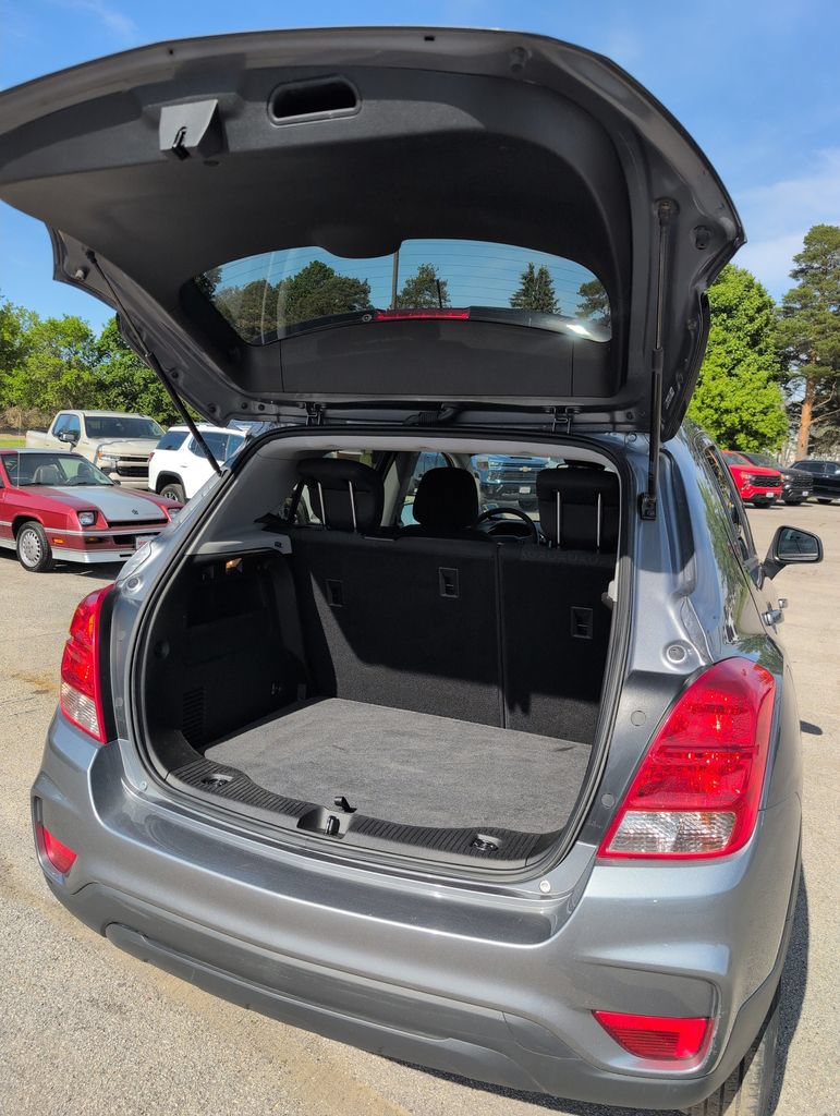 Used 2020 Chevrolet Trax LS w/ Tint and Cruise Package AWD/4WD image 15