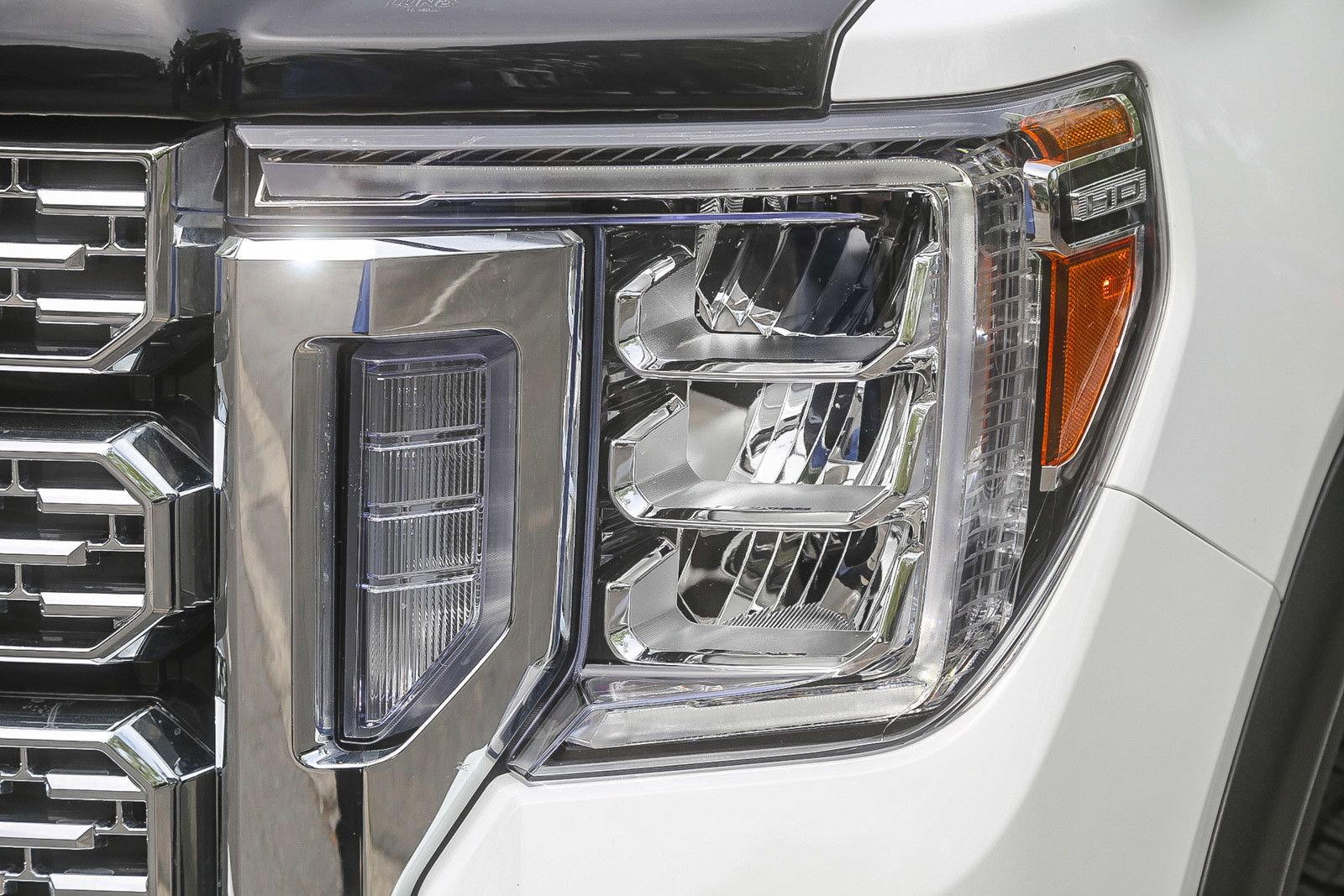 Used 2022 GMC Sierra 2500 Denali w/ Denali Ultimate Package AWD/4WD image 7