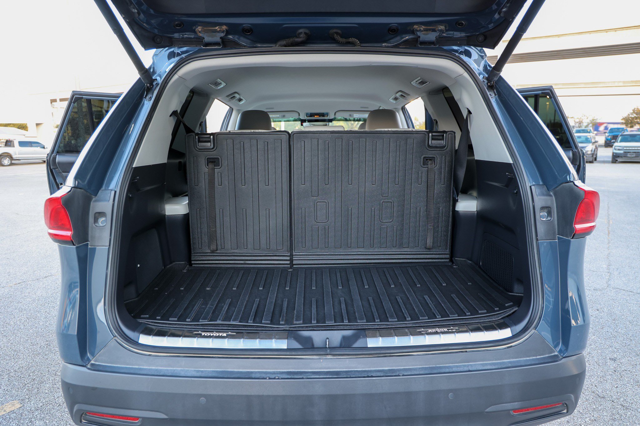 Certified 2024 Toyota Grand Highlander FWD image 36