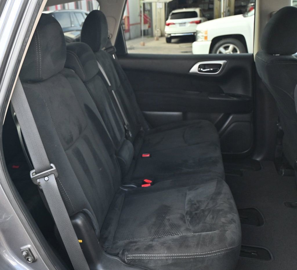 Used 2016 Nissan Pathfinder SV w/ Cargo Package image 17