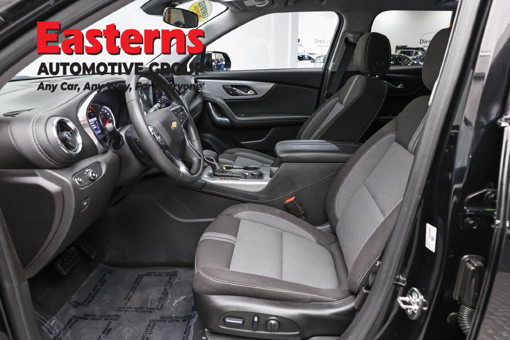 Used 2025 Chevrolet Blazer LT FWD image 16