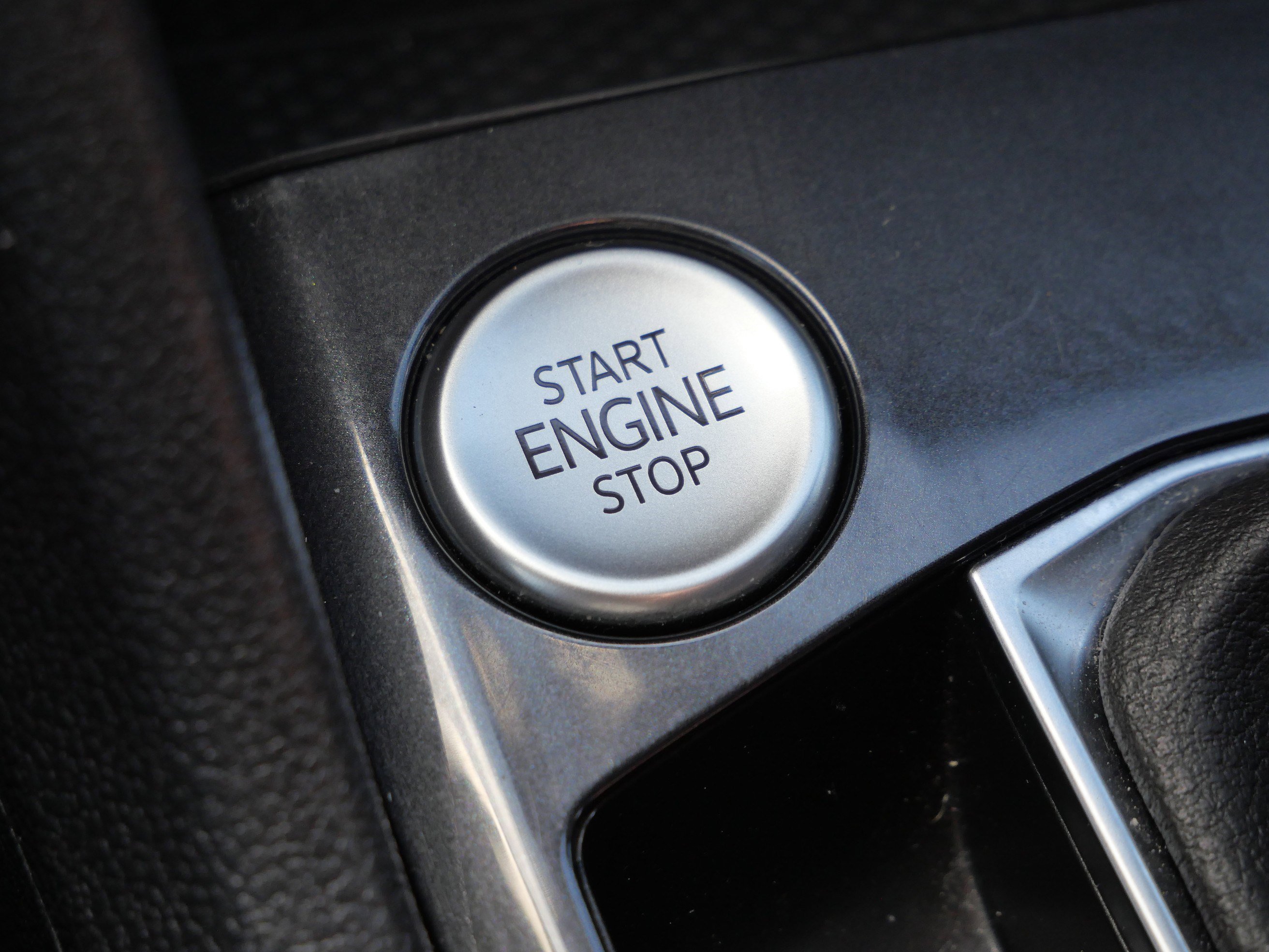 Used 2022 Volkswagen Tiguan SEL R-Line image 27