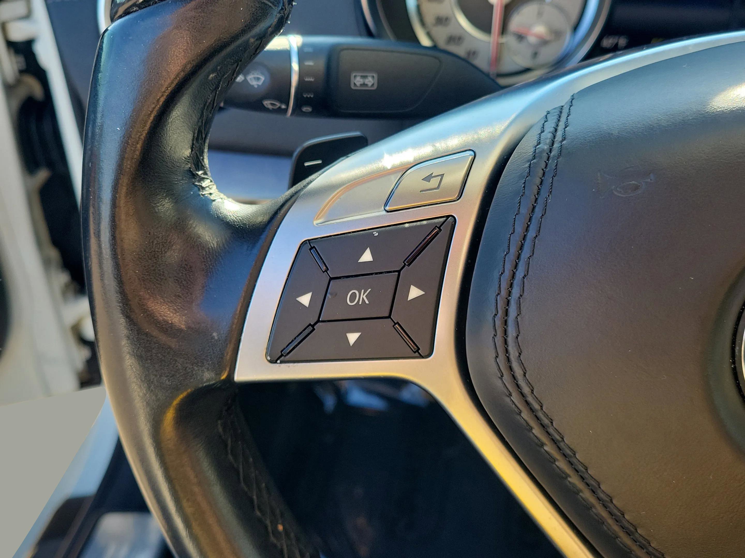 Used 2014 Mercedes-Benz SL 550 w/ Sport Wheel Package image 16