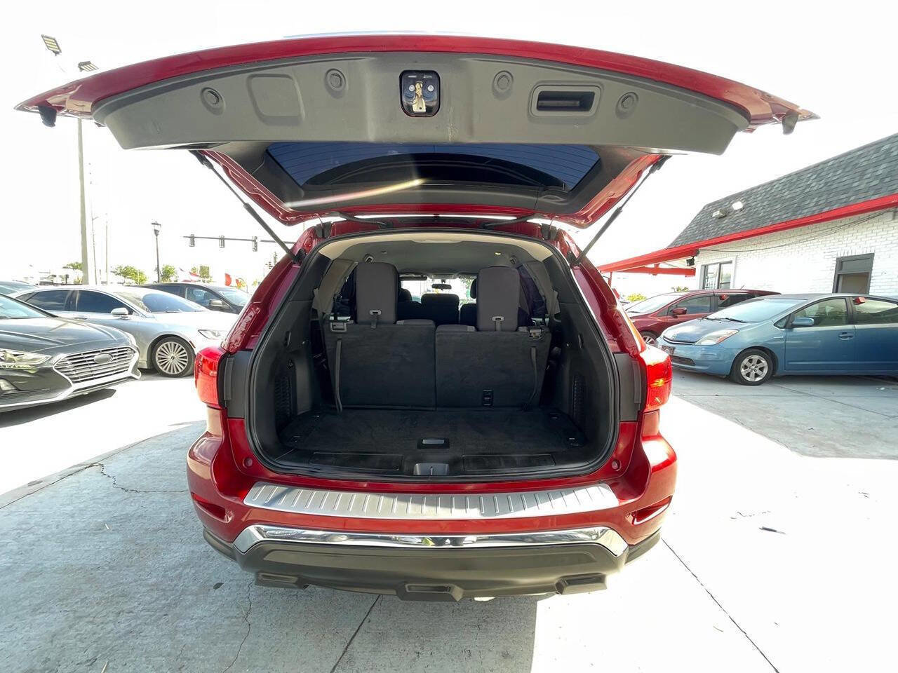 Used 2018 Nissan Pathfinder S FWD image 10