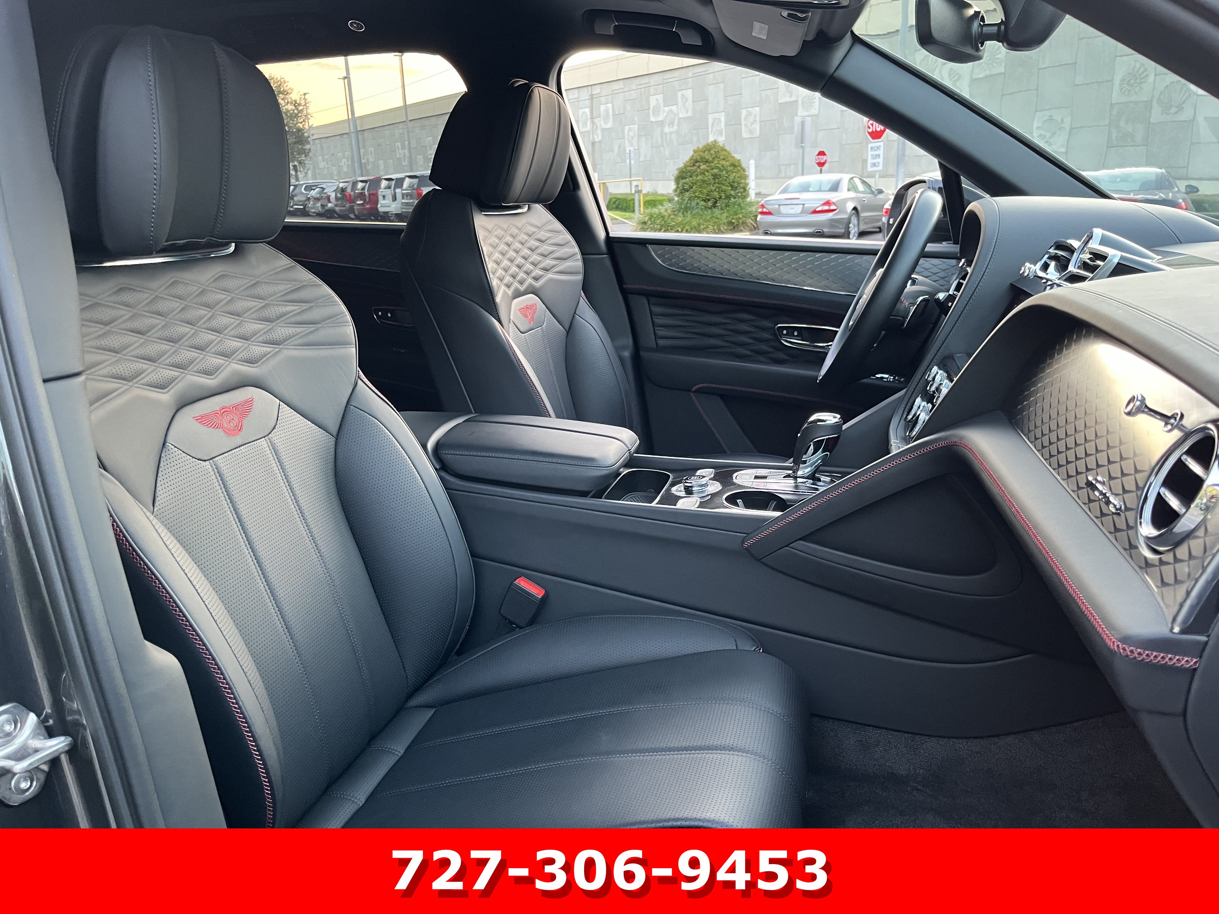 Used 2024 Bentley Bentayga AWD/4WD image 22