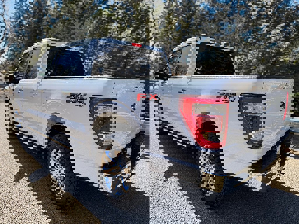 Used 2022 Ford F150 Lariat w/ Max Trailer Tow Package image 8