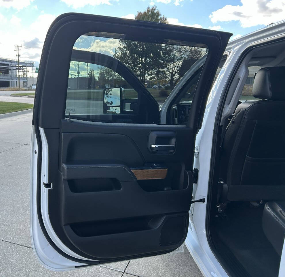 Used 2018 Chevrolet Silverado 2500 LTZ w/ Duramax Plus Package image 32